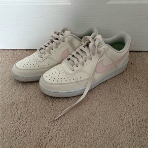 Nike Court Vision Low Sneakers
